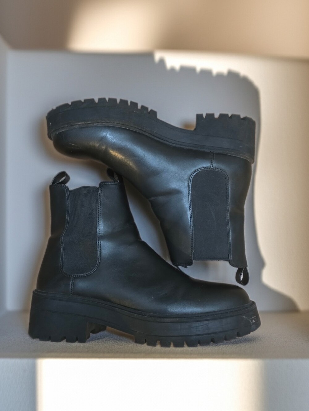 H&M Black Platform Lug Sole Chelsea Boots Size US 8 / EUR 39